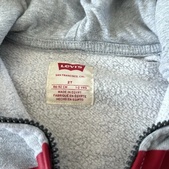 2 great Levi size 2T sweatsuits - Picture 10 of 11
